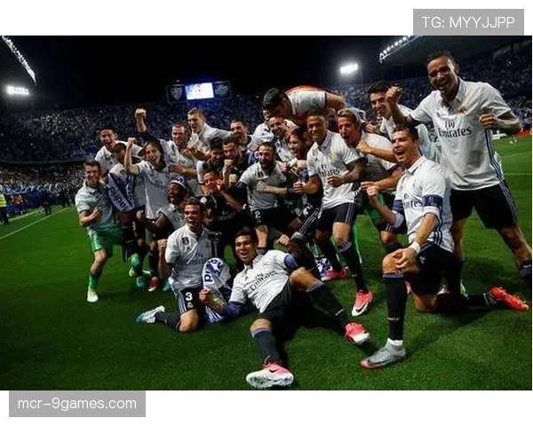 西甲国家德比：巴萨2-2战平皇马，维尼修斯、亚马尔各入一球